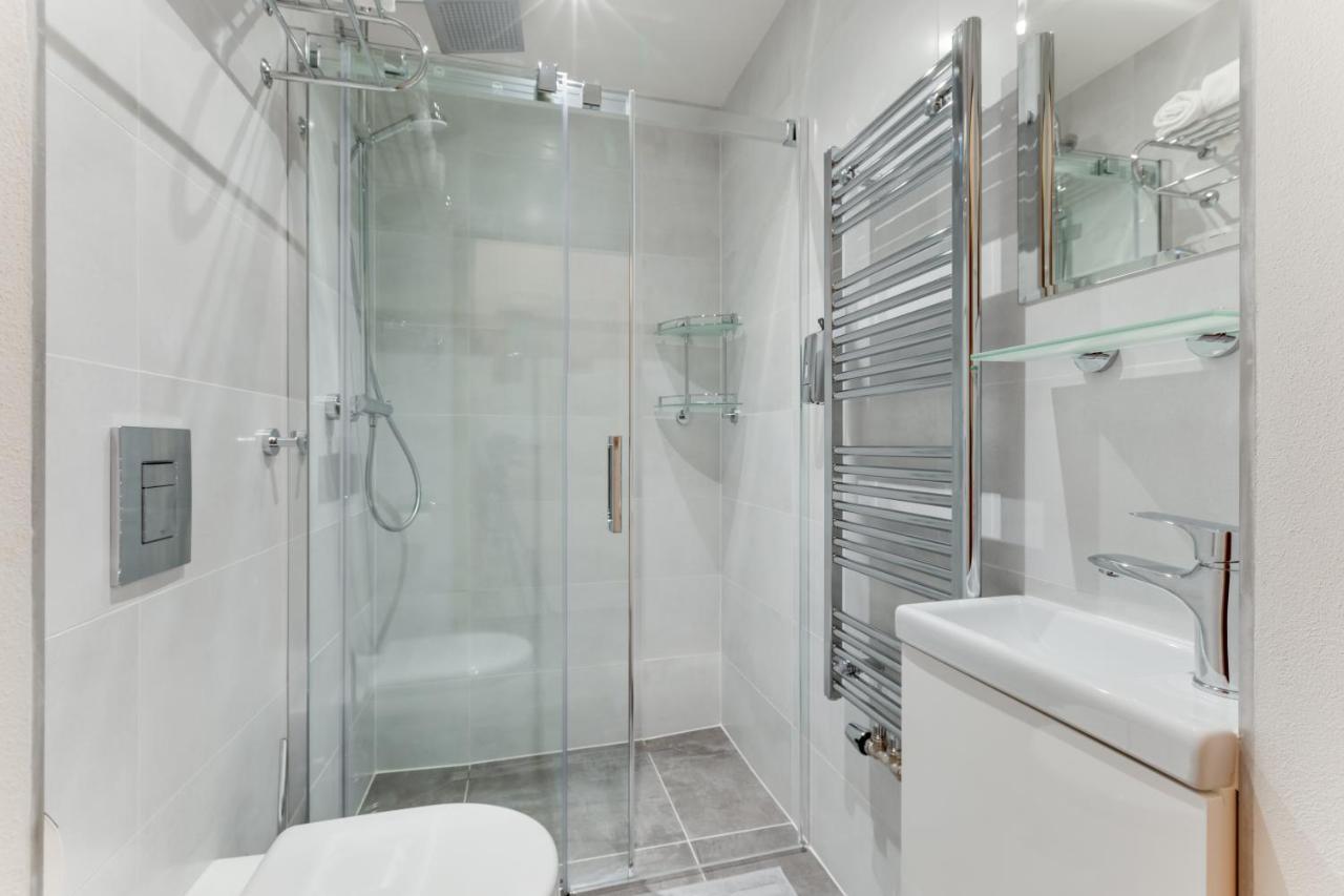 Dream Apt Prague Apartment ภายนอก รูปภาพ