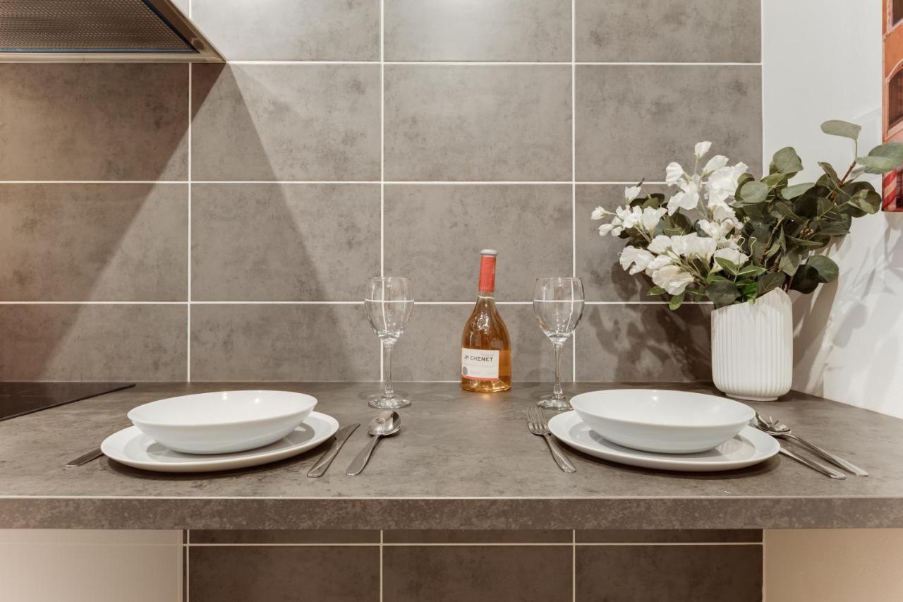 Dream Apt Prague Apartment ภายนอก รูปภาพ