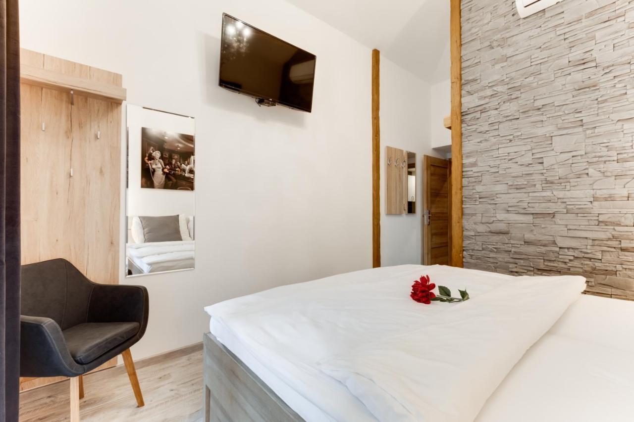 Dream Apt Prague Apartment ภายนอก รูปภาพ