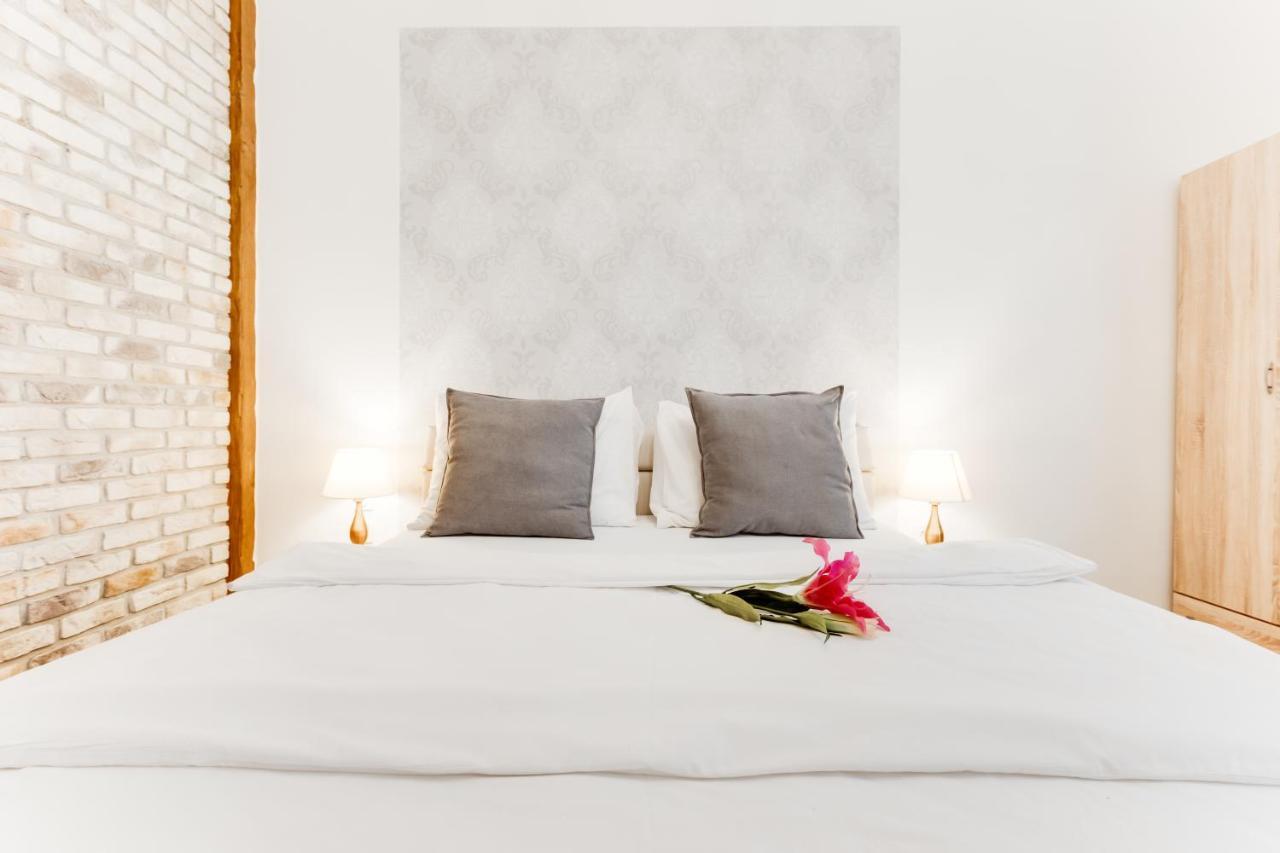Dream Apt Prague Apartment ภายนอก รูปภาพ