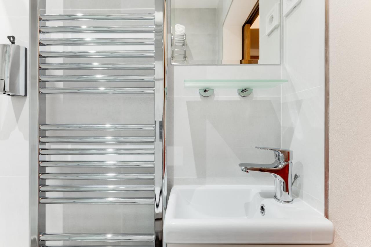 Dream Apt Prague Apartment ภายนอก รูปภาพ